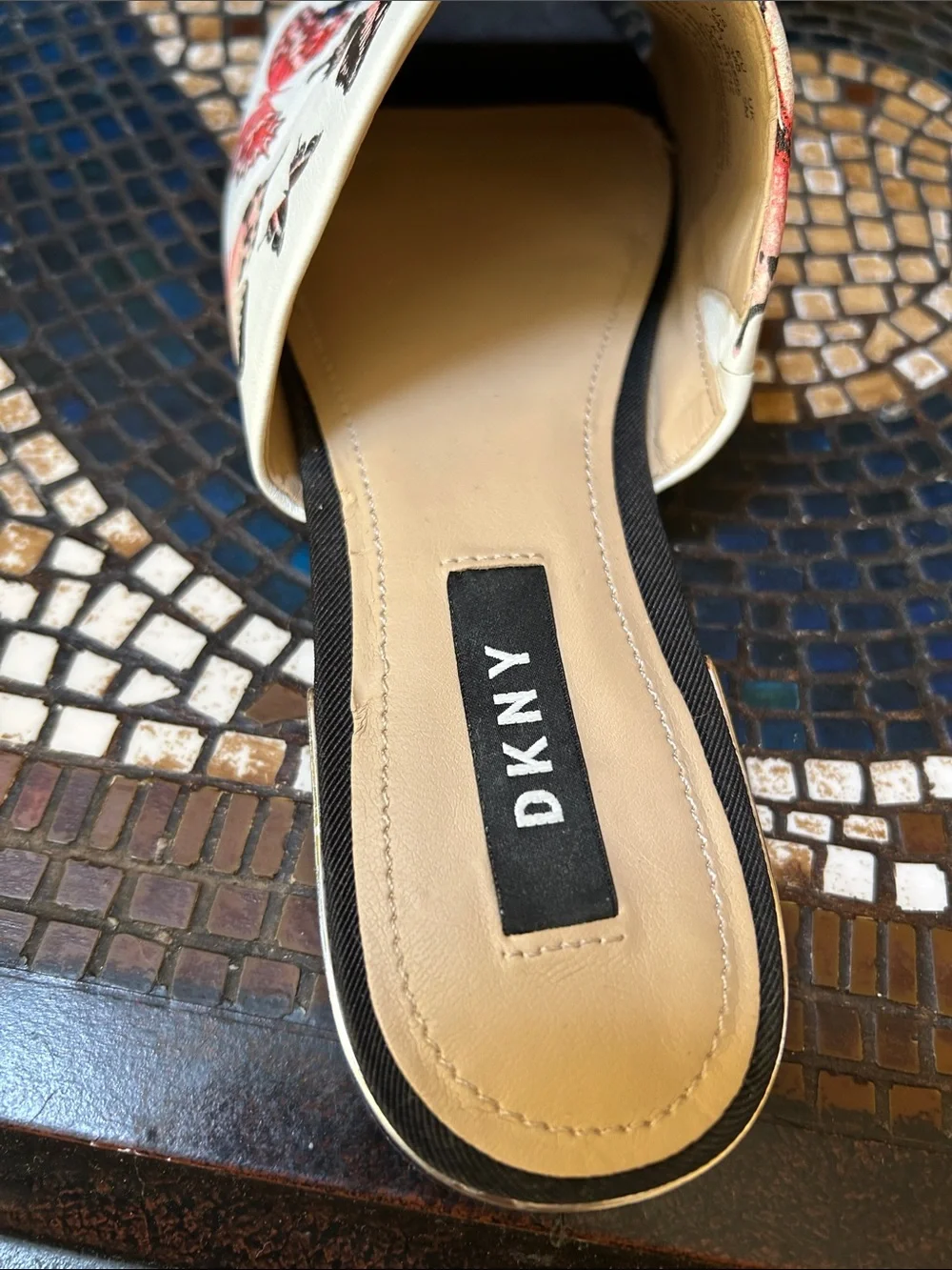 Women’s DKNY Leather Vibrant Multicolor Butterfly Print Slip On Mules Size 7.5